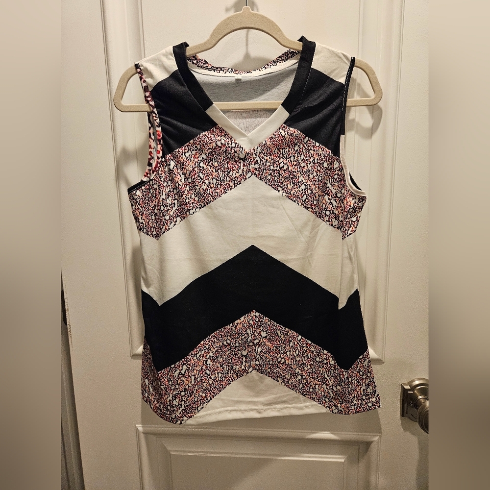 Women's V Neck top Multi‎ color Medium